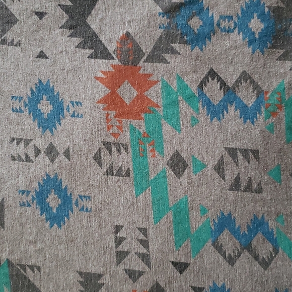 Funky Patterned Carbon Tshirt - Medium - Picture 2 of 5